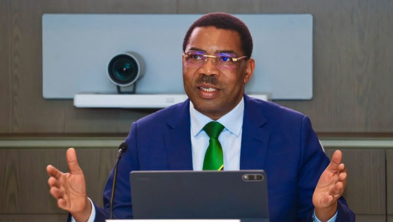 DKT. MWIGULU AINADI DIRA 2050 KWA WAWEKEZAJI WA UINGEREZA
