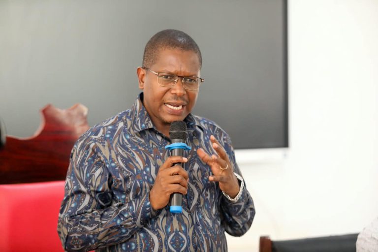 TARURA KIGOMA YASAINI MIKATABA NA VIKUNDI 23 KUFANYA MATENGENEZO YA KAWAIDA YA BARABARA KUPITIA CBRM 