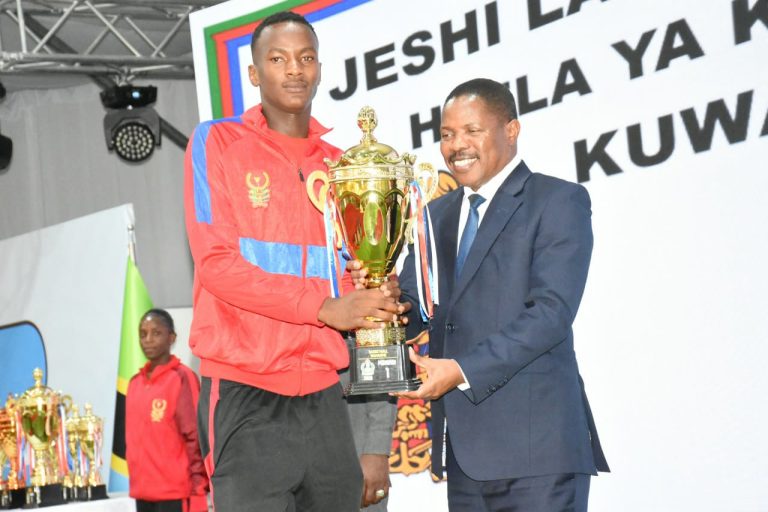 JENERALI MKUNDA AMSHUKURU RAIS SAMIA KWA KULIWEZESHA JWTZ KWA ZANA ZA KISASA