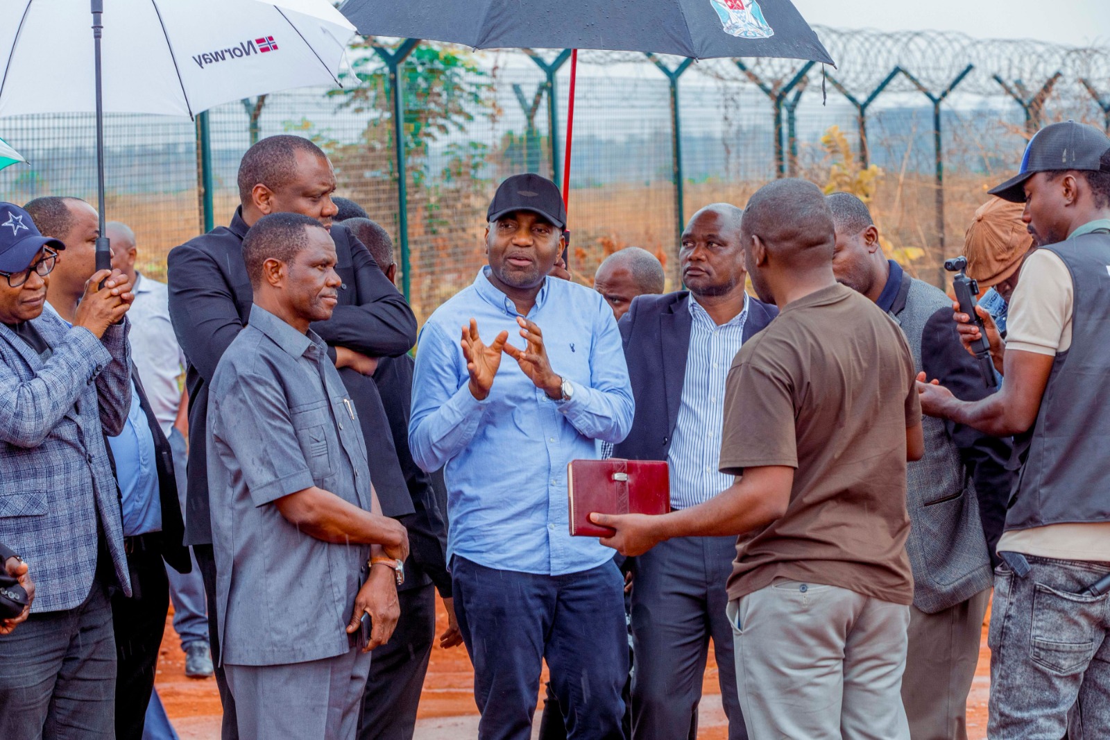 MASAUNI AKAGUA MAENEO YALIYOATHIRIKA NA MAFURIKO KIGOMA UJIJI, AAHIDI HATUA ZA HARAKA