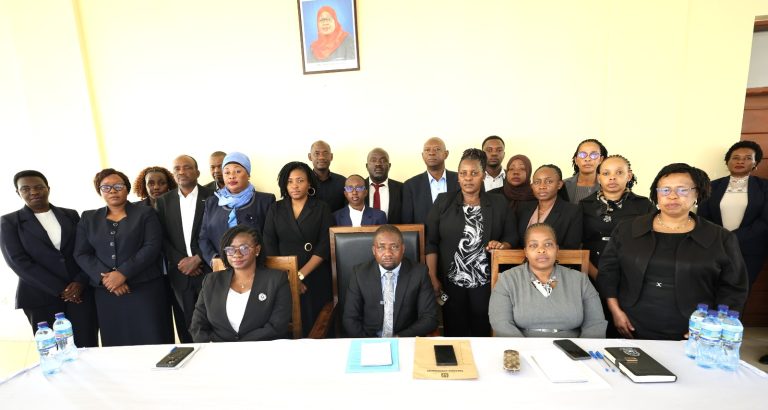 BW. MWINUKA ASISITIZA UMUHIMU WA KUIMARISHA AFYA YA WATUMISHI WA UMMA
