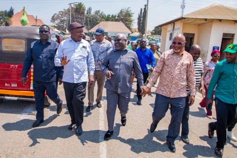 PROF. SHEMDOE AINGILIA KATI KUTATUA MGOGORO, MADEREVA BAJAJI MBEYA KUREJEA KAZINI