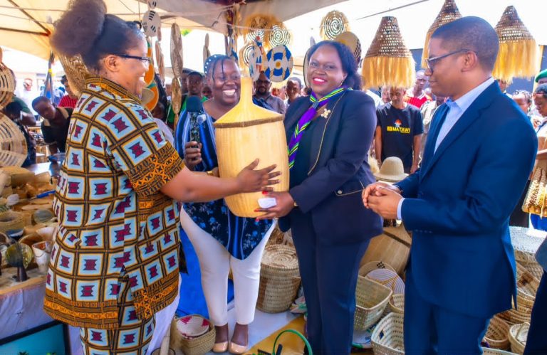 WAZIRI KAPINGA AITAKA SIDO KUONGEZA THAMANI YA MALIGHAFI, KUIMARISHA BIASHARA ZA WAZAWA