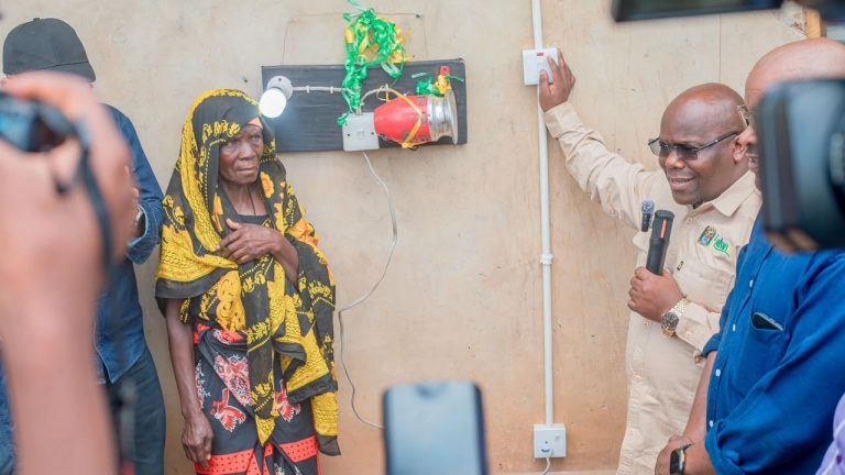 DKT. HOMERA AWASHA UMEME KITONGOJI CHA NAKANYONYO, TUNDURU