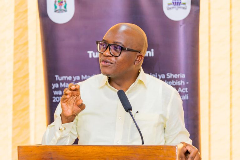 WAZIRI MAVUNDE ATAKA WAMILIKI WA VIWANDA KUZINGATIA BEI ELEKEZI YA MADINI UJENZI NA VIWANDA