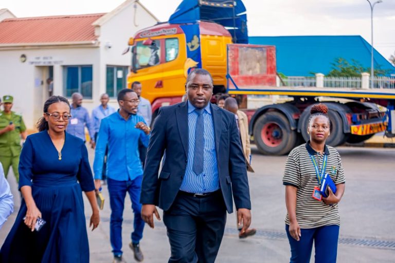 DKT. NGUVILA ARIDHISHWA NA MAANDALIZI YA KUKABILIANA NA EBOLA NAMANGA
