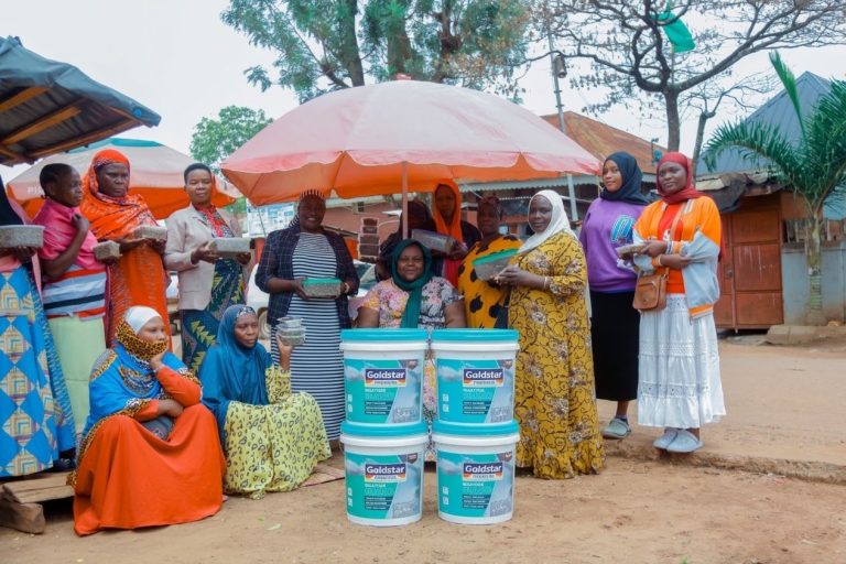 MH. SAMIRA KHALFAN ATOA MSAADA KWA WAUZA SENENE BUKOBA, ALIPIA GHARAMA ZA UMEME