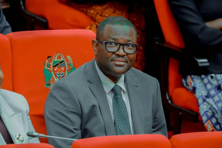 MWANASHERIA MKUU WA SERIKALI AKIFUATILIA KIKAO CHA BUNGE DODOMA