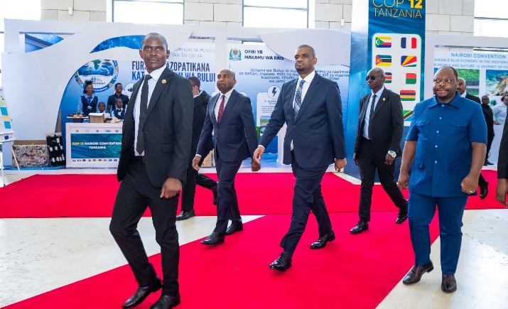 MAKAMU WA RAIS AKIWASILI JNICC KUMWAKILISHA RAIS SAMIA MKUTANO WA COP 12