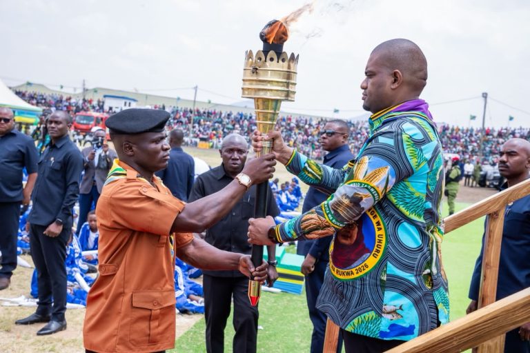 MAKAMU WA RAIS AHITIMISHA MBIO ZA MWENGE WA UHURU KWA MWAKA 2026